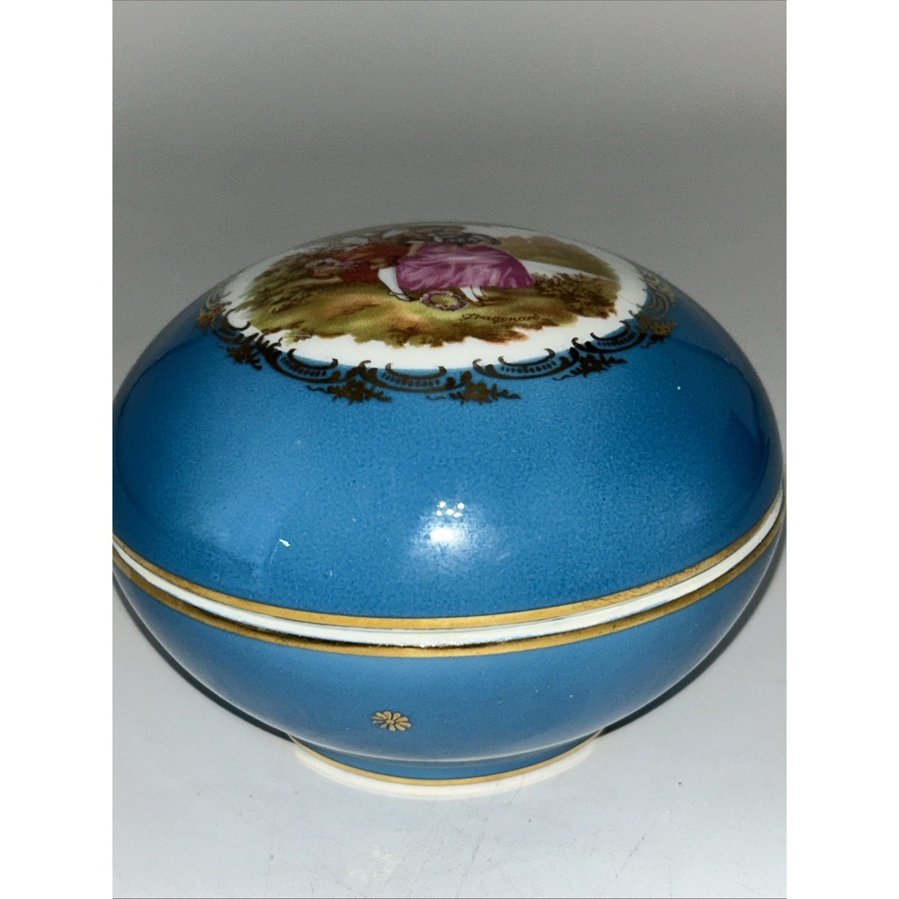 VTG Limoges Courting Couple Scene Blue & Gold Accent Porcelain Trinket Box - Picture 2 of 10